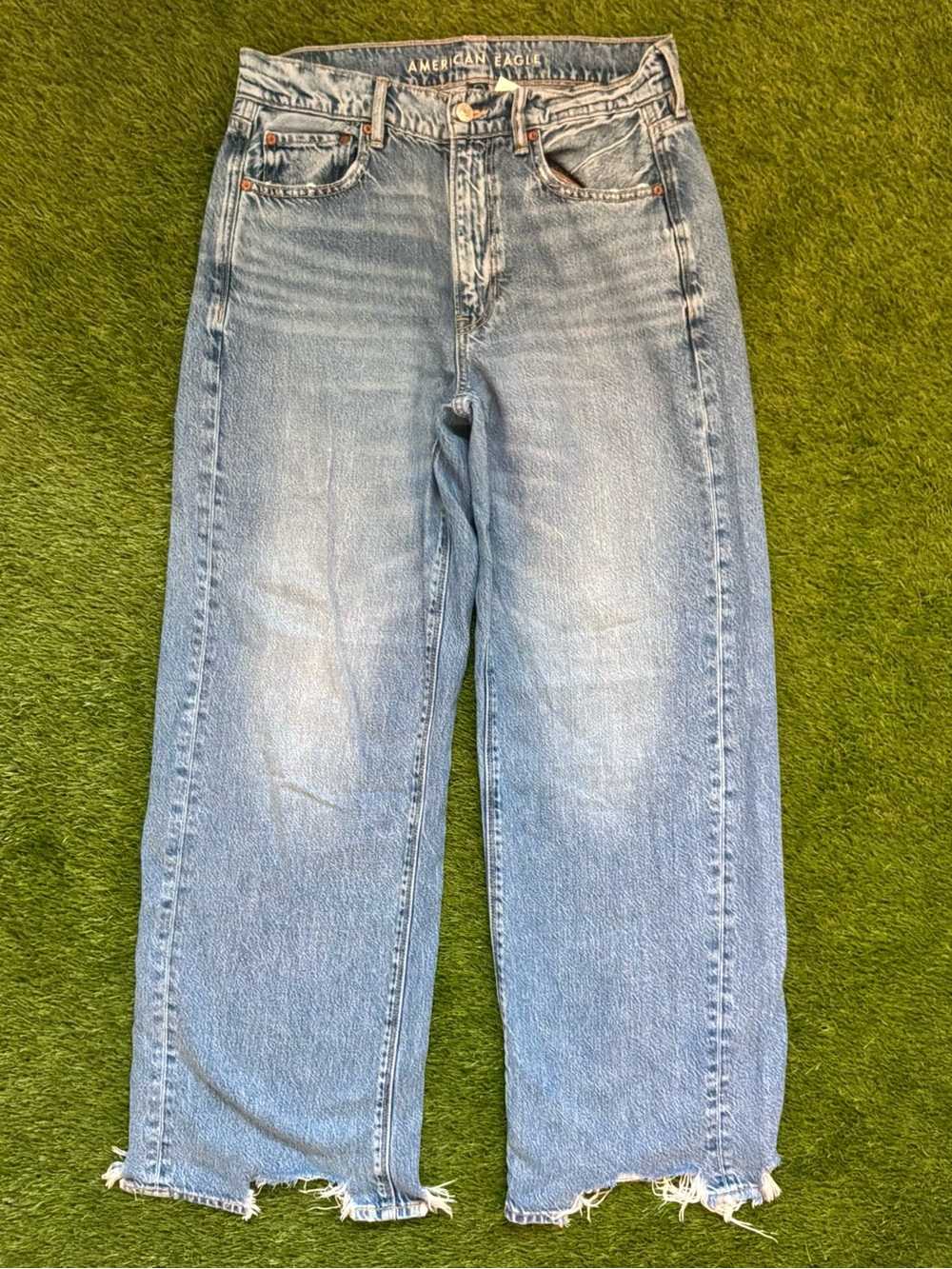 American Eagle High Rise Wide Leg Raw Hem Jeans Size 6